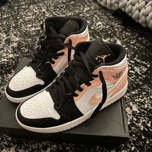 Air Jordan 1 Mid